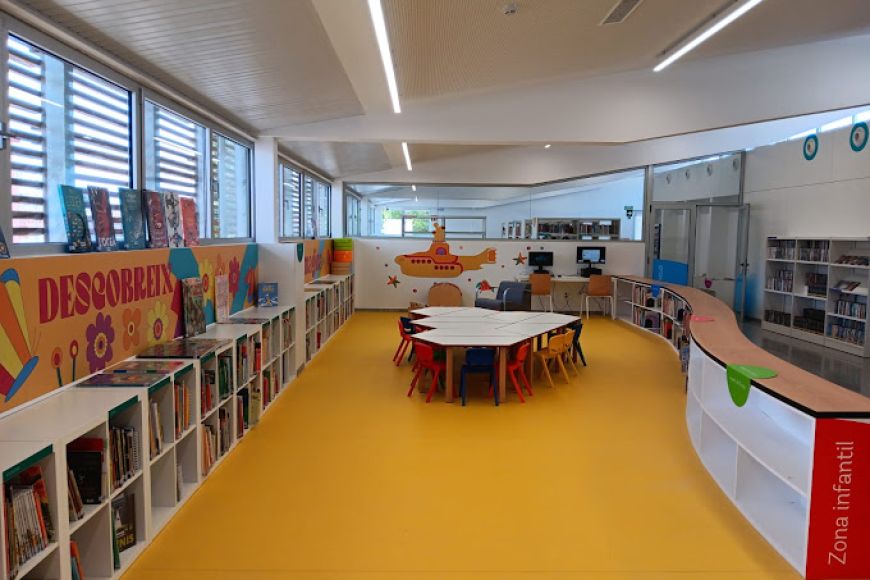 Nova BIblioteca Mar de Llibres l'Estartit Nova BIblioteca Mar de Llibres l'Estartit