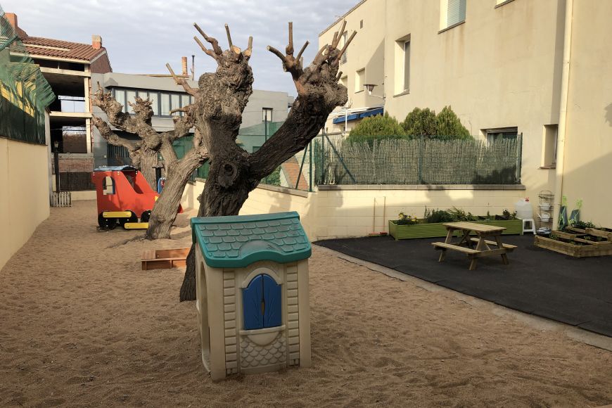Pati de l'Escola Montessori de Torroella de Montgrí | © Ajuntament de Torroella de Montgrí Pati de l'Escola Montessori de Torroella de Montgrí | © Ajuntament de Torroella de Montgrí