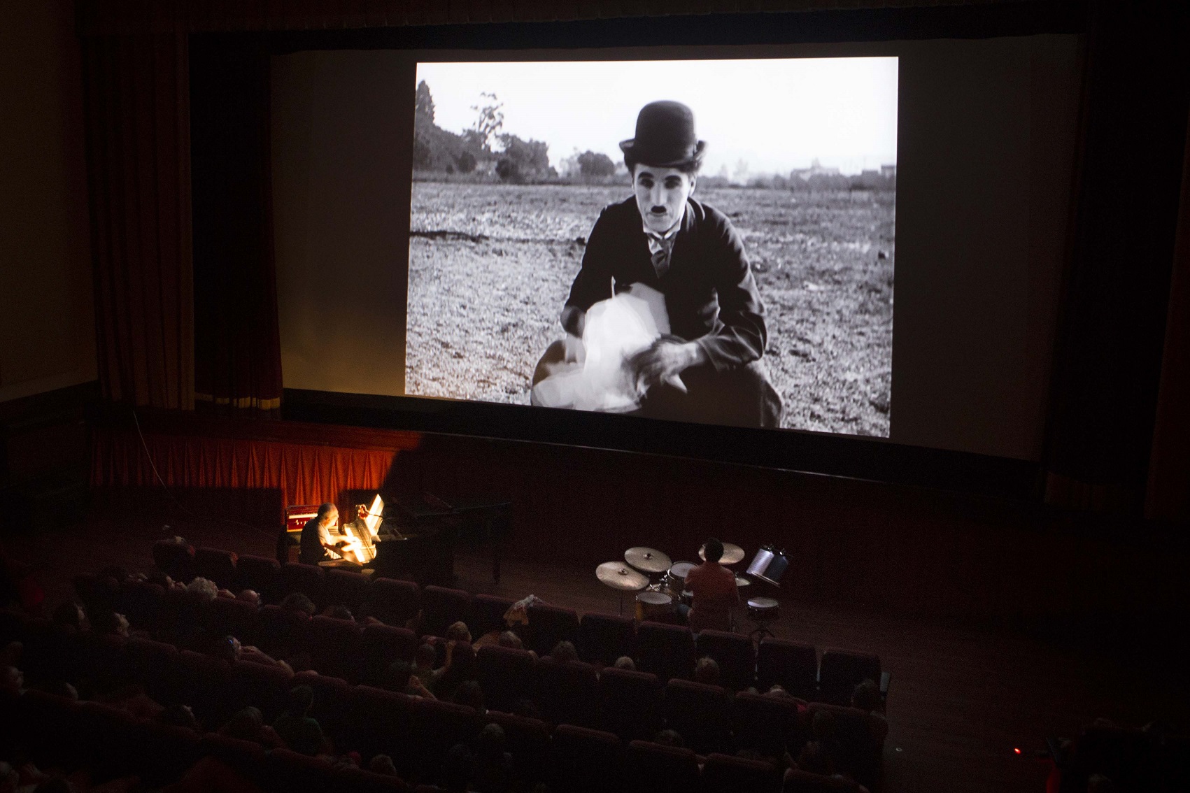 Projecció d' 'El circ' amb interpretació de música en directe | © Martí Artalejo