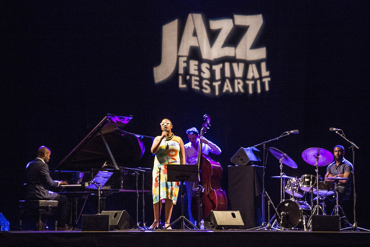 Cécile McLorin Salvant i Aaron Diehl Trio | © JAZZ FESTIVAL L'ESTARTIT / MARTÍ ARTALEJO