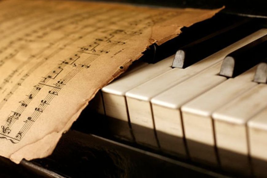 Un piano i una partitura Un piano i una partitura
