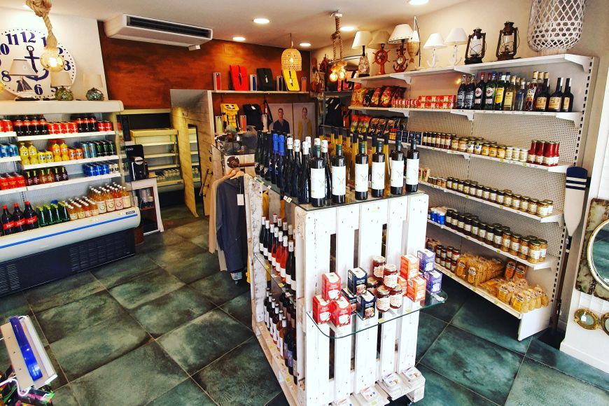 Aquamarket interior Aquamarket interior