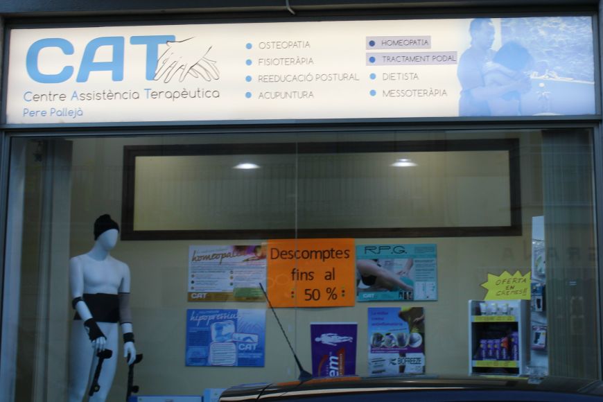 Cat Centre Assistència Terapèutica aparador