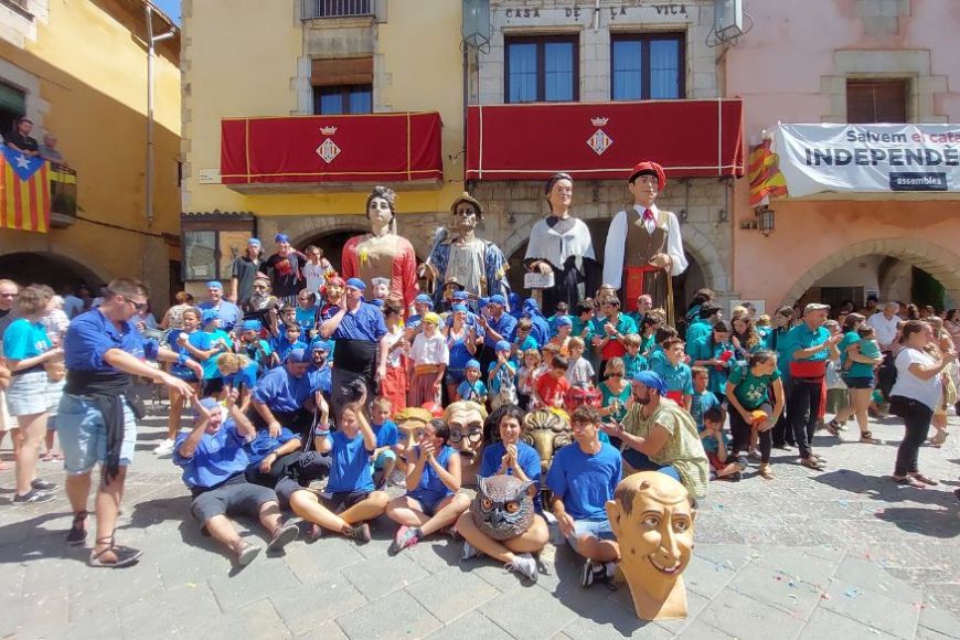Foto de família dels gegants de Torroella de Montgrí Foto de família dels gegants de Torroella de Montgrí