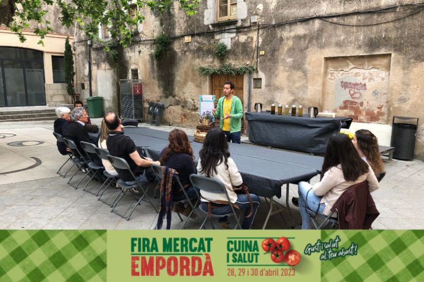 Taller familiar en el marc de la Fira Empordà cuina i salut Taller familiar en el marc de la Fira Empordà cuina i salut